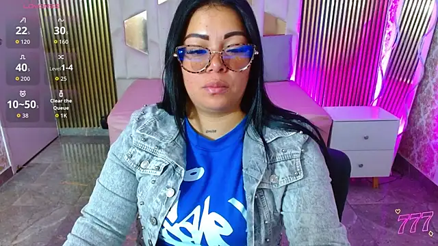 Snapshot of martinna_tay chatting on 07.08.26 martinna tay online show from 07.08.26