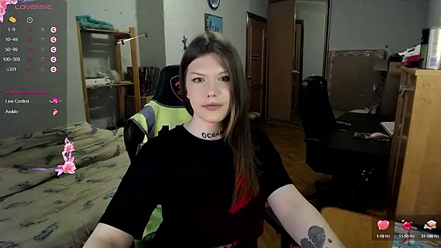 Snapshot of MicheleDoll chatting on 12.06.24 MicheleDoll online show from 12.06.24