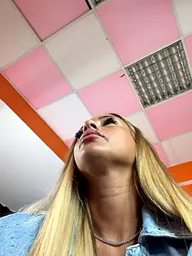 LovingBlondie online show from 01.17.26