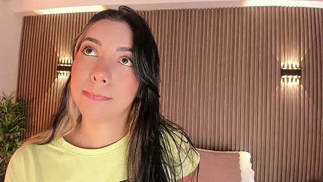 Snapshot of AliceHanz chatting on 02.19.26 AliceHanz online show from 02.19.26