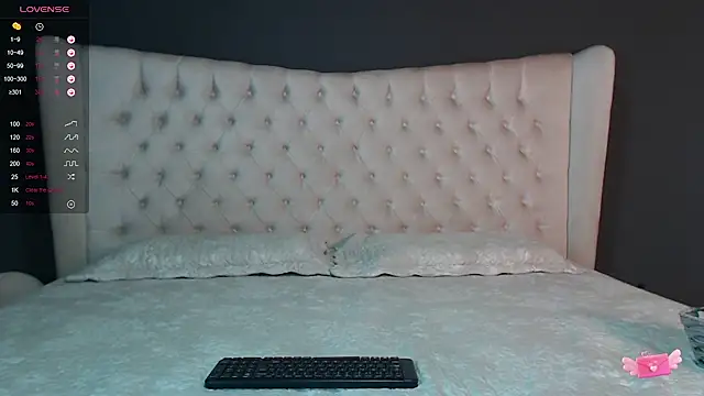 Snapshot of nichole_bree_ chatting on 01.18.25 nichole bree  online show from 01.18.25