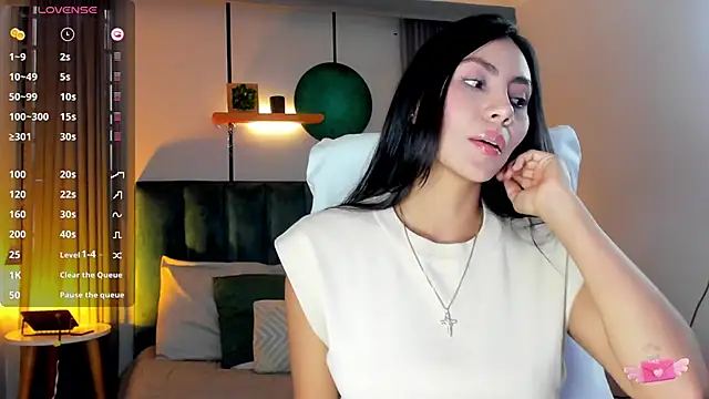 Snapshot of nichole_bree_ chatting on 02.17.25 nichole bree  online show from 02.17.25