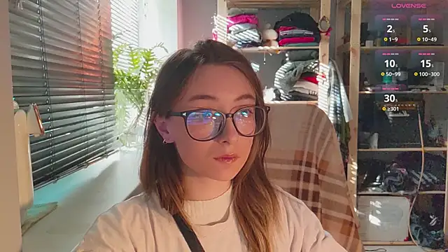 Snapshot of monlight__dana chatting on 03.17.25 monlight  dana online show from 03.17.25