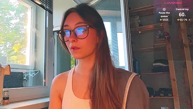 Snapshot of monlight__dana chatting on 05.27.26 monlight dana online show from 05.27.26