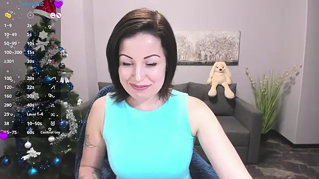 Snapshot of Emily_Midlton chatting on 12.24.24 Emily Midlton online show from 12.24.24