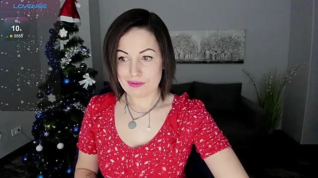 Snapshot of Emily_Midlton chatting on 12.30.24 Emily Midlton online show from 12.30.24