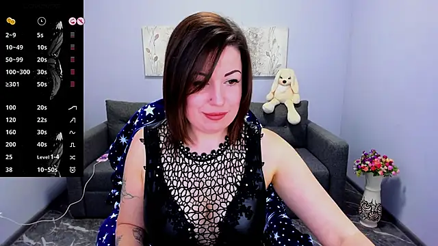 Snapshot of Emily_Midlton chatting on 10.11.25 Emily Midlton online show from 10.11.25