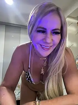 Snapshot of LARIANA_RIVERA23 chatting on 04.29.26 LARIANA RIVERA23 online show from 04.29.26
