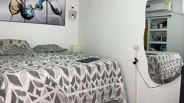 Snapshot of wendy_alejo1712 chatting on 09.24.25 wendy alejo1712 online show from 09.24.25