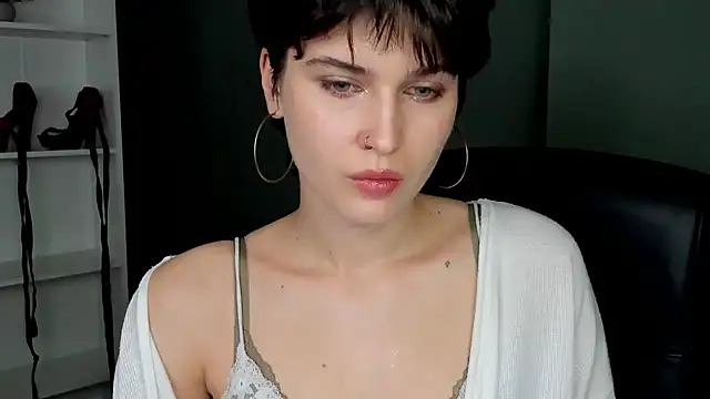 Snapshot of sarah_perfect chatting on 04.16.26 sarah perfect online show from 04.16.26