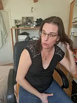 SpiceLea online show from 02.04.25