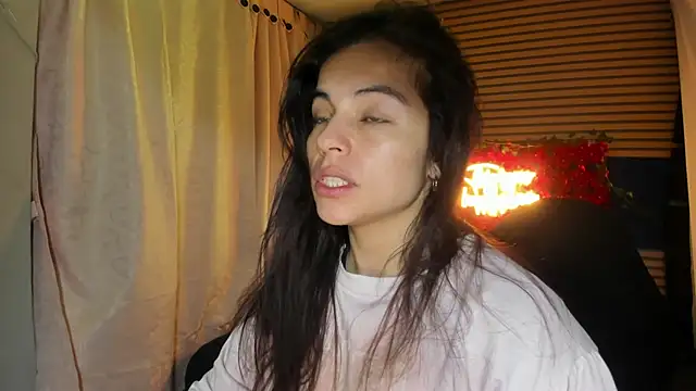 Snapshot of rosse_2504 chatting on 02.23.26 rosse 2504 online show from 02.23.26