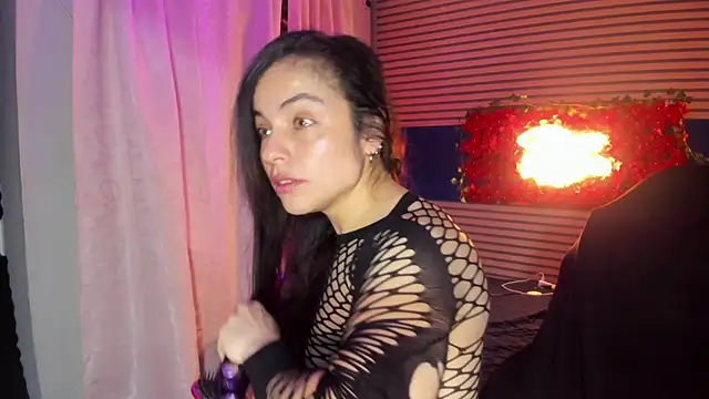 Snapshot of rosse_2504 chatting on 02.25.26 rosse 2504 online show from 02.25.26