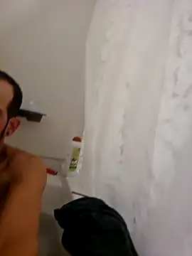 Snapshot of LongDongDaddy302 chatting on 12.06.24 LongDongDaddy302 online show from 12.06.24