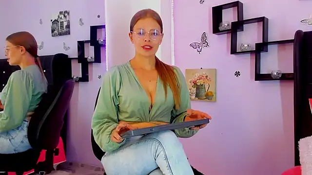 Laurablue online show from 12.14.24