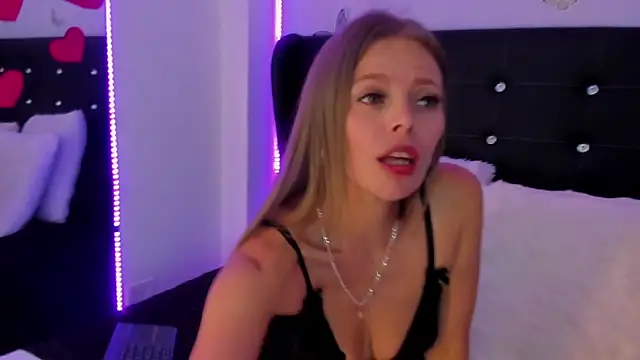 Laurablue online show from 02.25.25