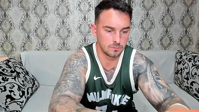Snapshot of Jonmusclemaster chatting on 06.22.26 Jonmusclemaster online show from 06.22.26