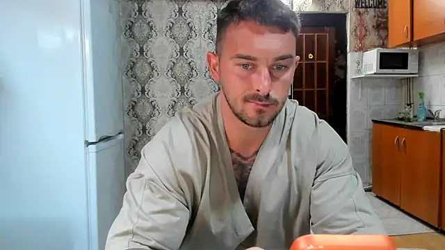 Snapshot of Jonmusclemaster chatting on 07.10.26 Jonmusclemaster online show from 07.10.26