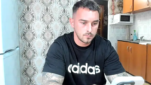 Snapshot of Jonmusclemaster chatting on 07.31.26 Jonmusclemaster online show from 07.31.26