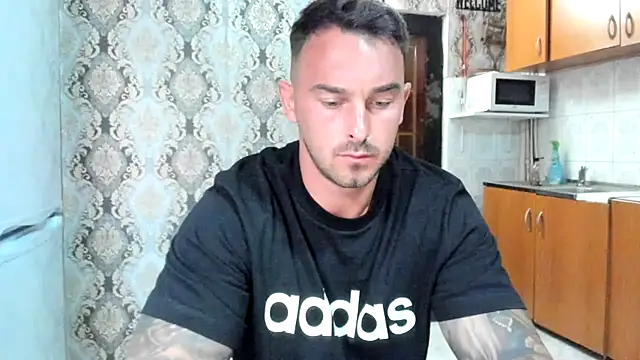 Snapshot of Jonmusclemaster chatting on 08.08.26 Jonmusclemaster online show from 08.08.26