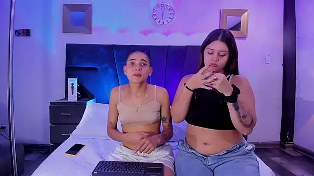 AndreaAndKarina online show from 12.19.24