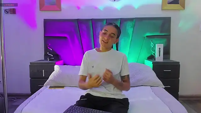 AndreaAndKarina online show from 01.19.25