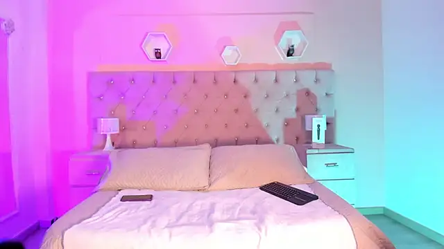 AndreaAndKarina online show from 01.25.25