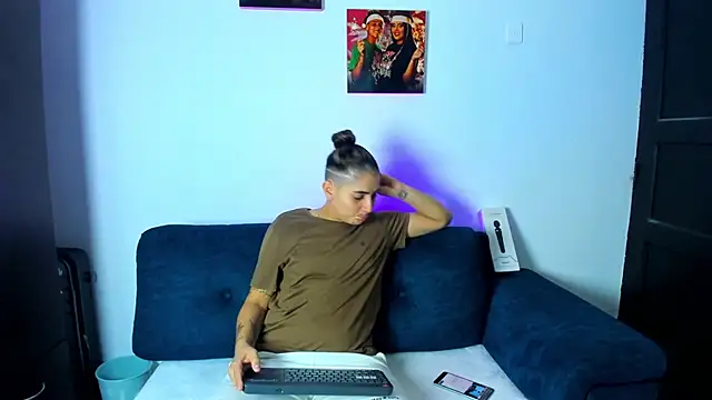 AndreaAndKarina online show from 09.29.25