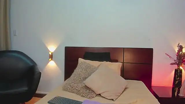 AlissaNix online show from 01.11.25