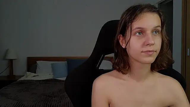 VanessaBayer2 online show from 03.10.25