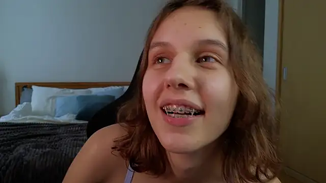 VanessaBayer2 online show from 03.17.25