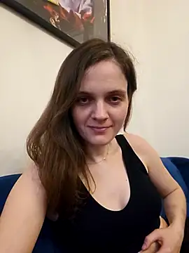 Snapshot of EllieDay chatting on 04.22.26 EllieDay online show from 04.22.26