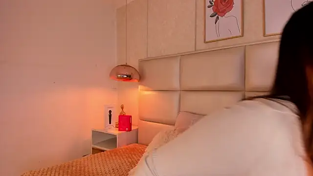 Aily Yozuko online show from 10.30.25