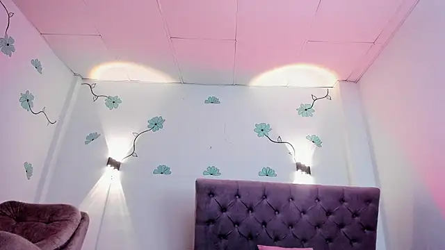 Snapshot of GENNESIS_LOVE chatting on 12.01.24 GENNESIS LOVE online show from 12.01.24