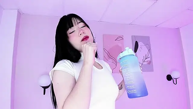 Snapshot of GENNESIS_LOVE chatting on 12.20.24 GENNESIS LOVE online show from 12.20.24