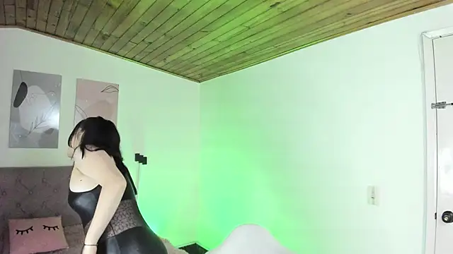 Snapshot of GENNESIS_LOVE chatting on 03.17.25 GENNESIS LOVE online show from 03.17.25