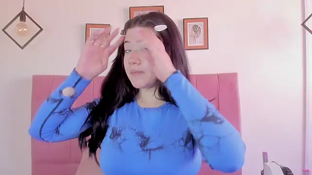 Snapshot of GENNESIS_LOVE chatting on 09.28.25 GENNESIS LOVE online show from 09.28.25