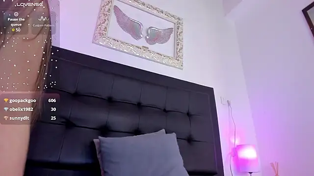 Mia 222 online show from 02.09.25