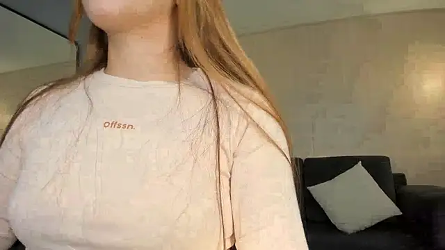 CarolineGraceX online show from 12.11.24