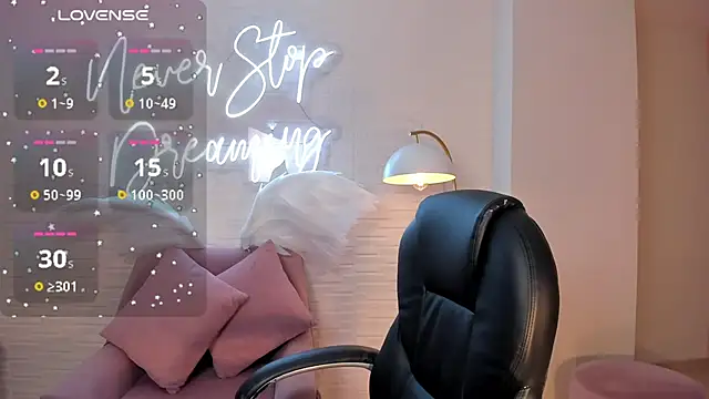 CarolineGraceX online show from 12.31.24