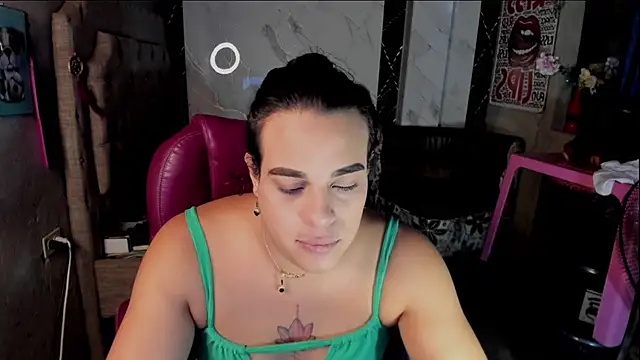 Snapshot of tattys_sexy chatting on 11.08.25 tattys sexy online show from 11.08.25