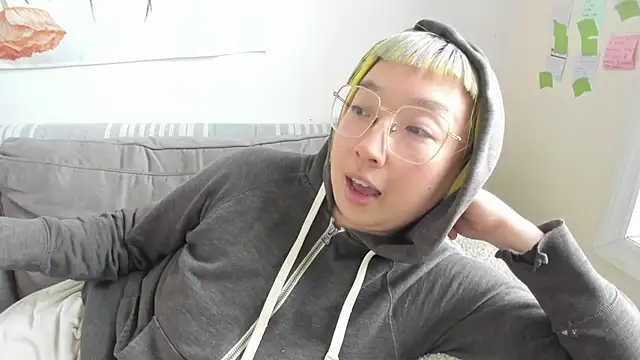 Snapshot of luxgray chatting on 03.21.26 luxgray online show from 03.21.26