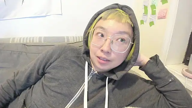 Snapshot of luxgray chatting on 03.23.26 luxgray online show from 03.23.26