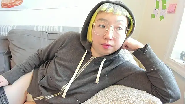 Snapshot of luxgray chatting on 03.28.26 luxgray online show from 03.28.26