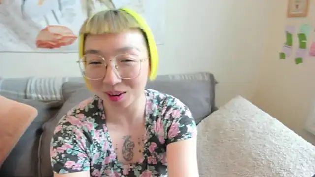 Snapshot of luxgray chatting on 03.31.26 luxgray online show from 03.31.26