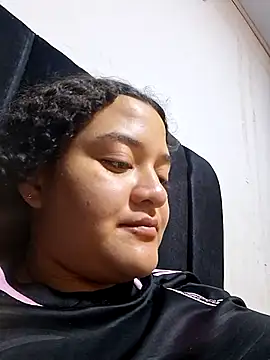 Snapshot of Liancy chatting on 02.19.26 Liancy online show from 02.19.26