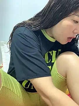 Snapshot of Baby-bigtits chatting on 02.25.25 Baby-bigtits online show from 02.25.25