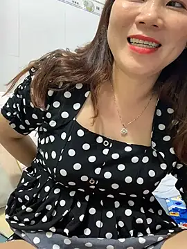 Snapshot of Baby-bigtits chatting on 03.04.25 Baby-bigtits online show from 03.04.25