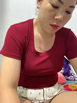 Snapshot of Baby-bigtits chatting on 03.05.25 Baby-bigtits online show from 03.05.25