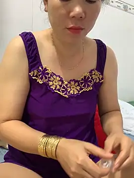 Snapshot of Baby-bigtits chatting on 03.06.25 Baby-bigtits online show from 03.06.25